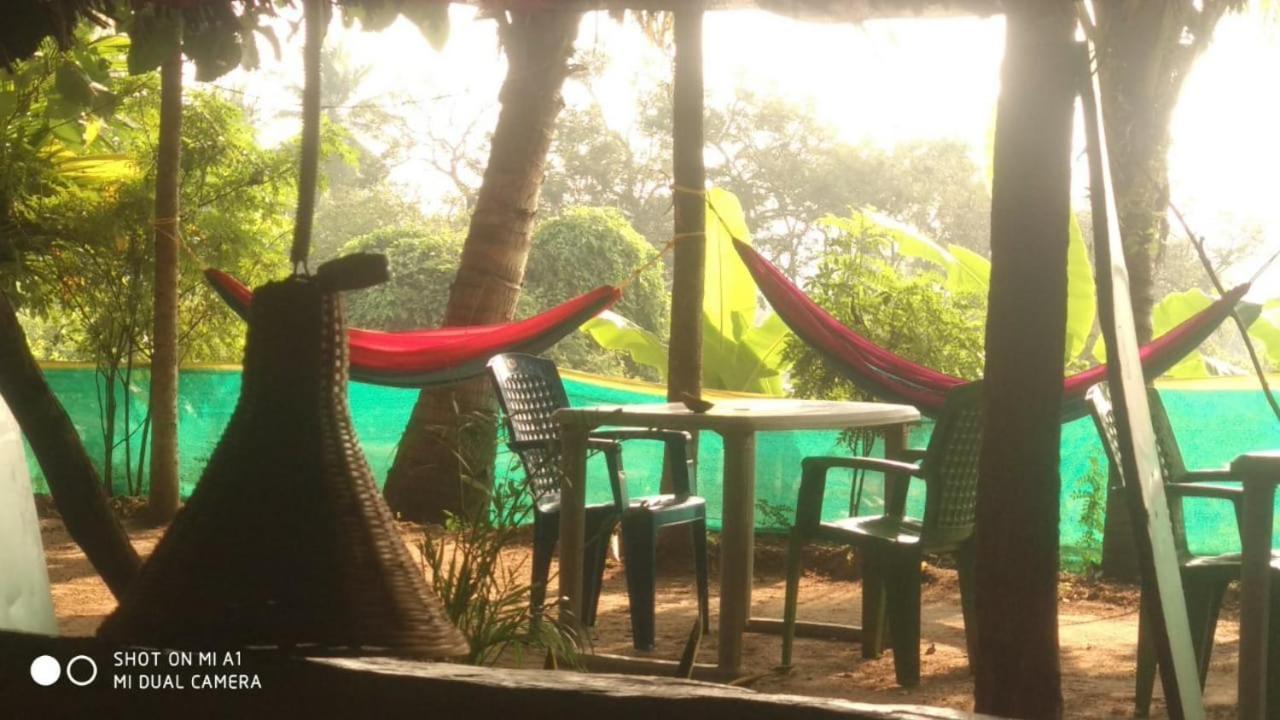 Om Shanti Om Homestay ハンピ エクステリア 写真