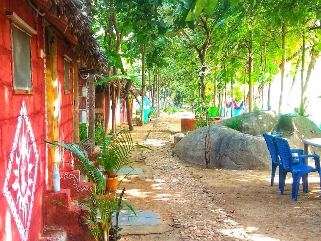 Om Shanti Om Homestay ハンピ エクステリア 写真
