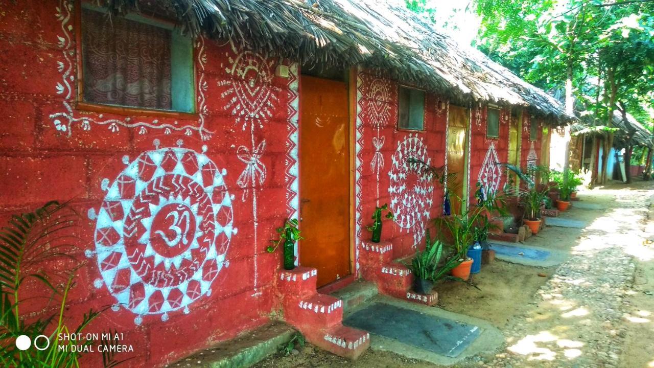 Om Shanti Om Homestay ハンピ エクステリア 写真