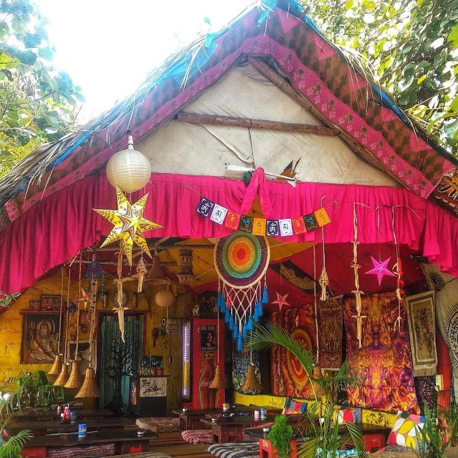Om Shanti Om Homestay ハンピ エクステリア 写真